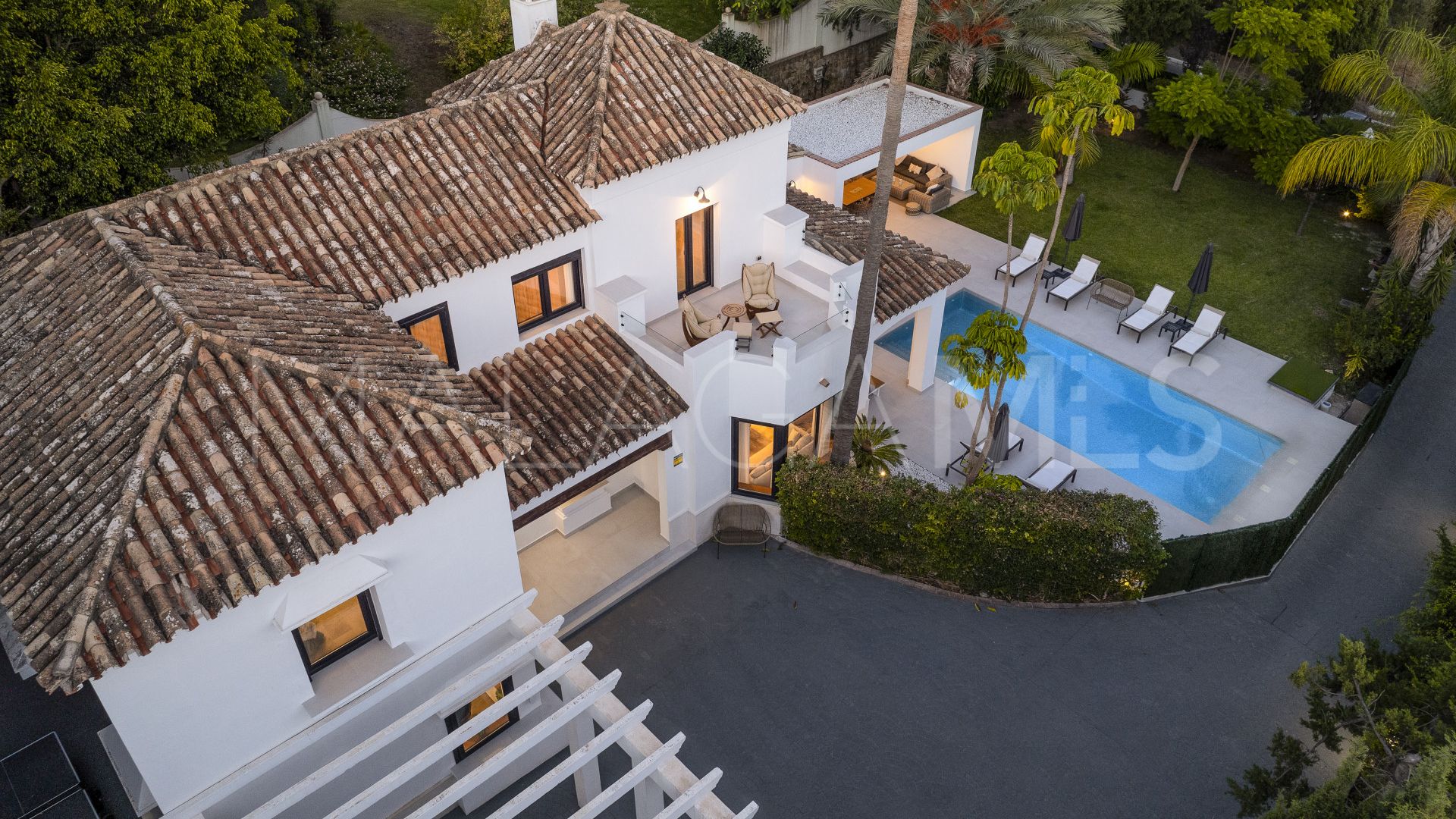 Villa for sale in El Paraiso