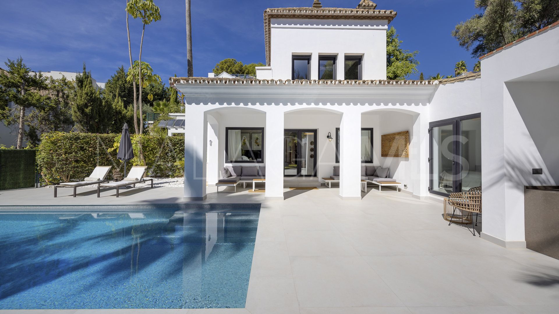 Villa for sale in El Paraiso