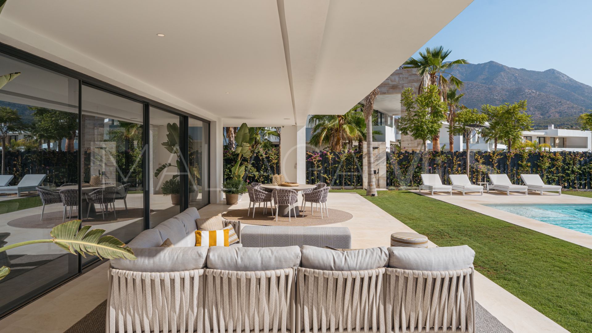 Lomas del Virrey, villa for sale with 5 bedrooms