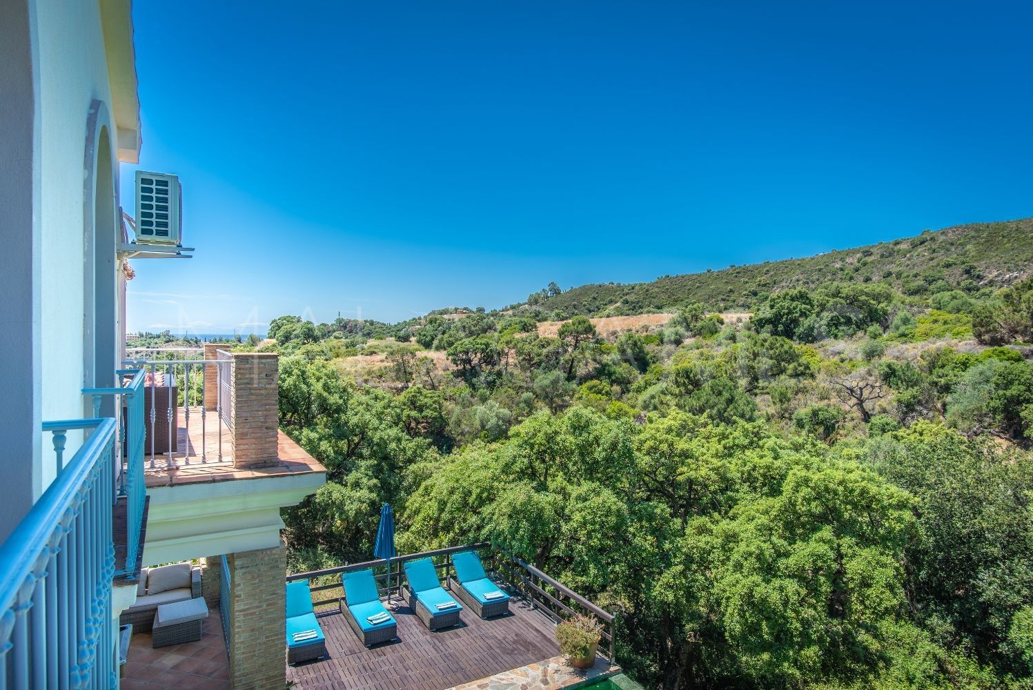Villa for sale in Forest Hills