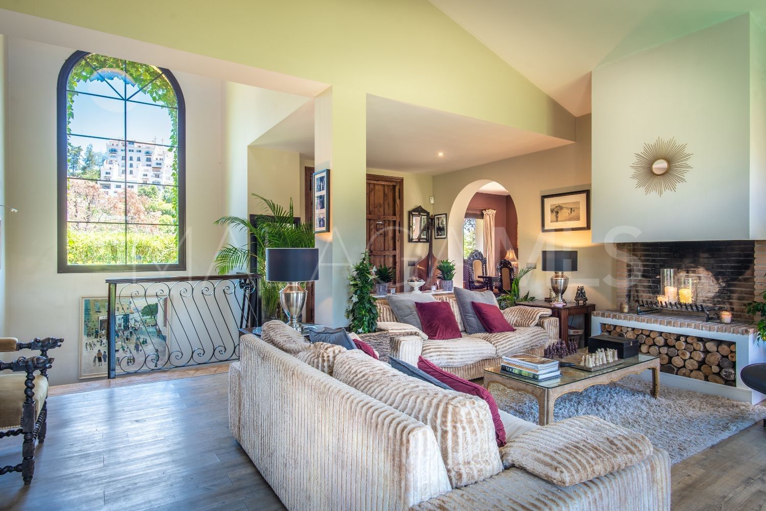 Villa for sale in Forest Hills