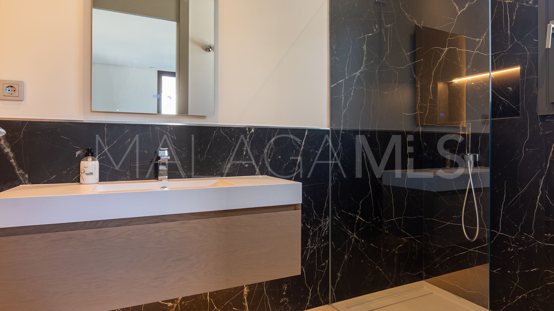 Se vende villa in Lomas de La Quinta