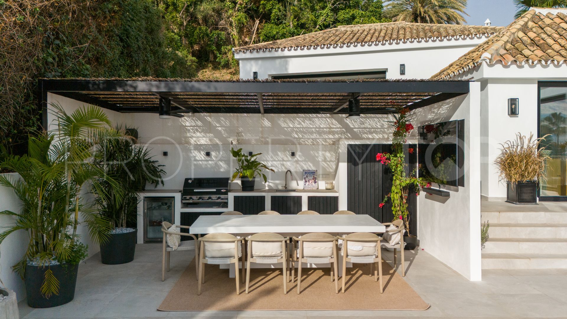 For sale villa in Los Naranjos Hill Club with 5 bedrooms