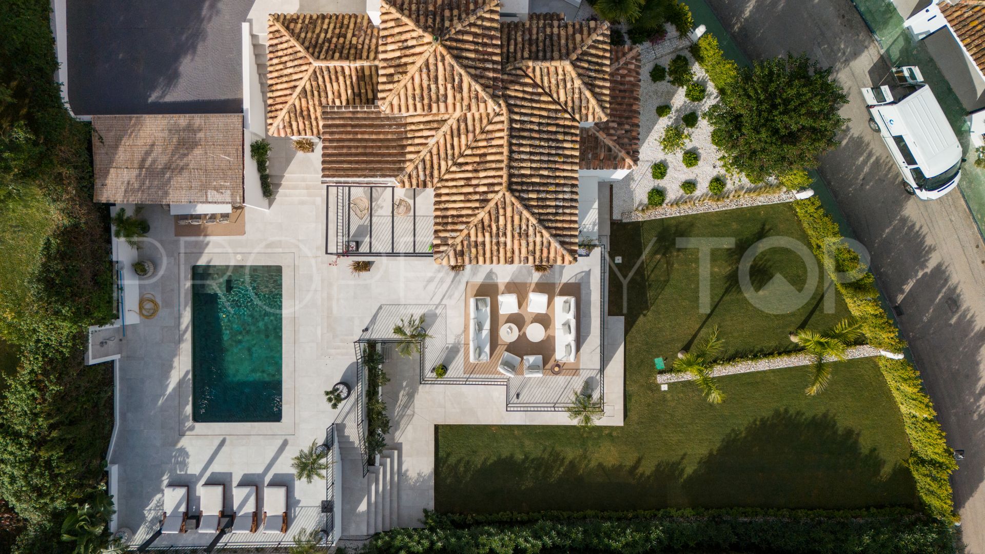 For sale villa in Los Naranjos Hill Club with 5 bedrooms