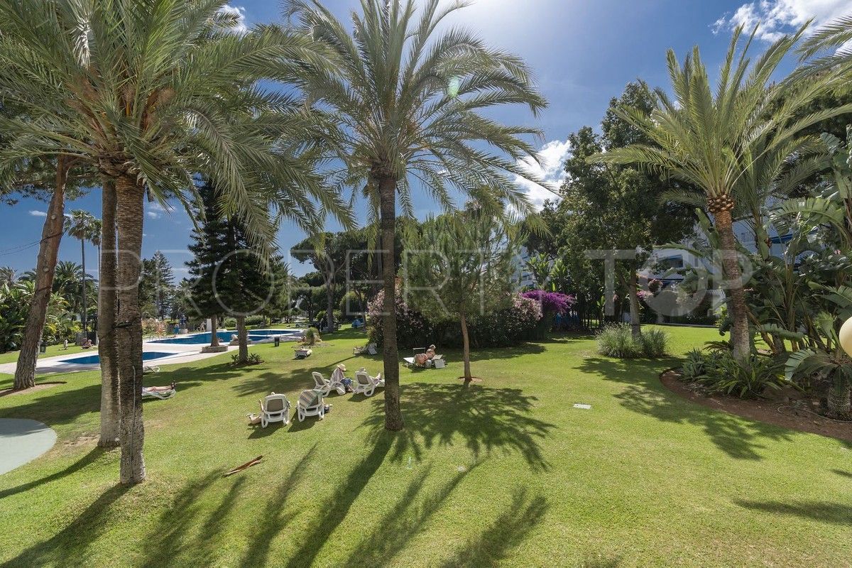 Buy Playas del Duque apartment