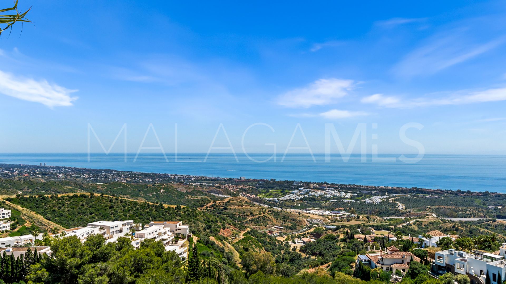Villa for sale in Los Altos de los Monteros