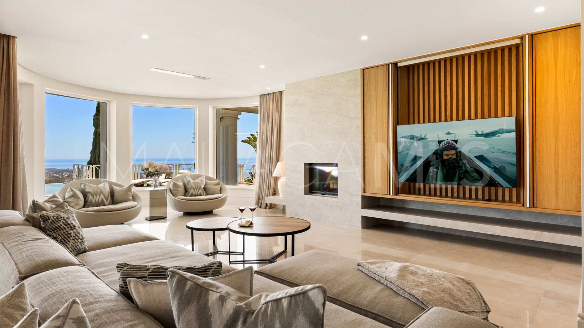 Villa for sale in Los Altos de los Monteros