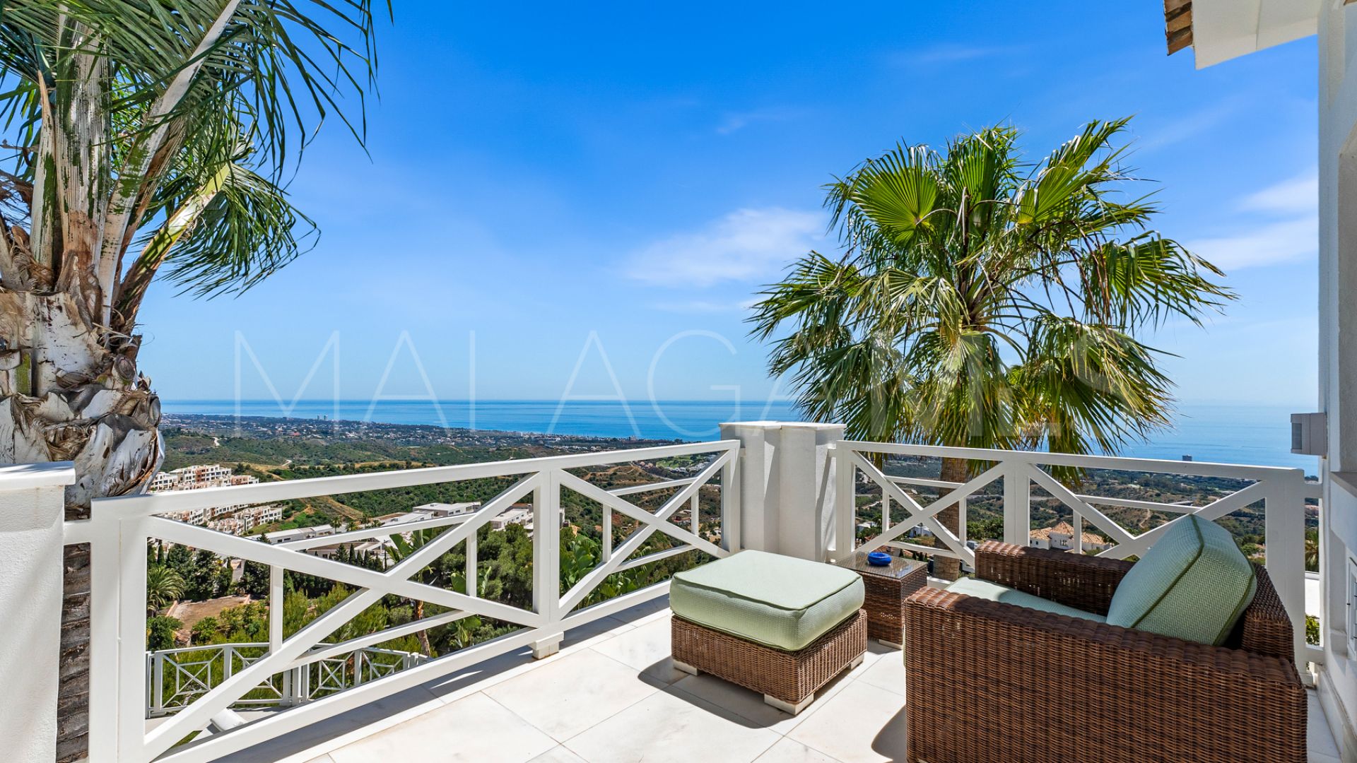 Villa for sale in Los Altos de los Monteros