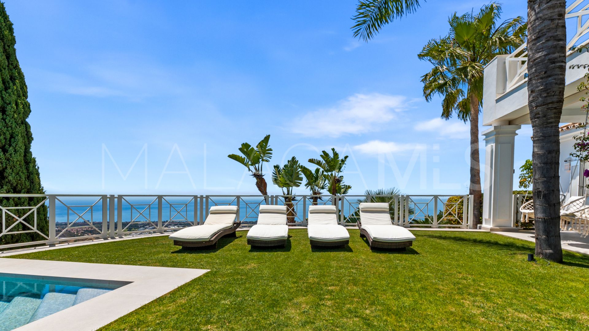 Villa for sale in Los Altos de los Monteros