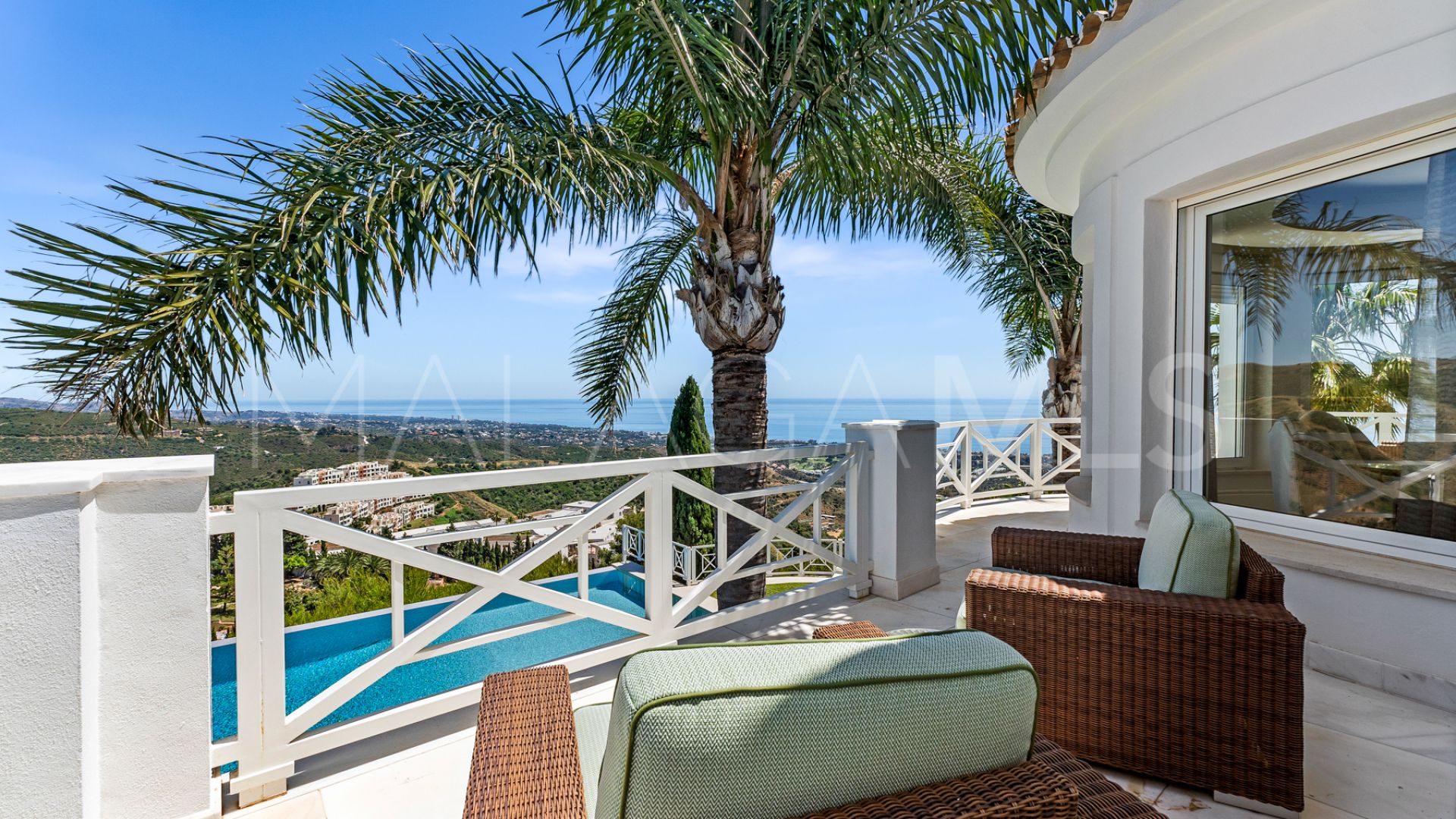 Villa for sale in Los Altos de los Monteros
