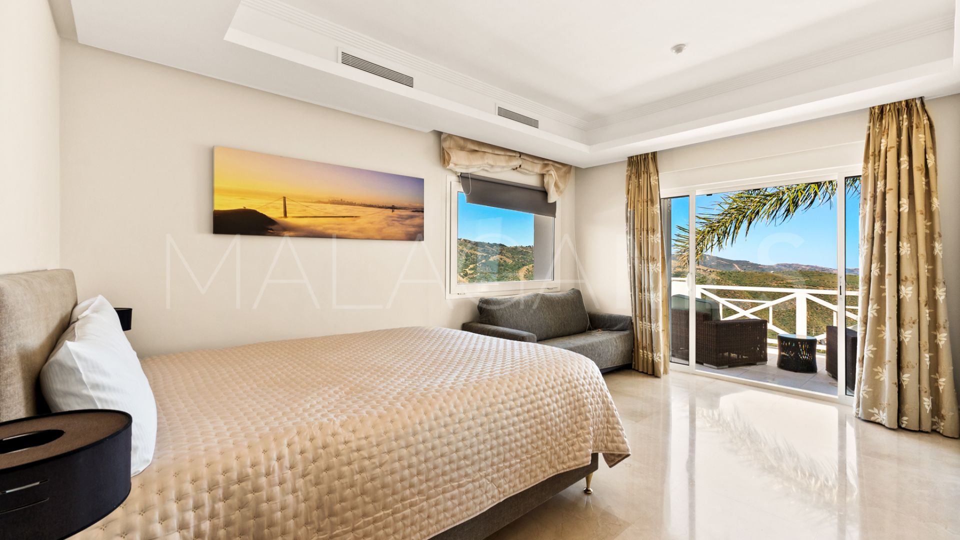 Villa for sale in Los Altos de los Monteros