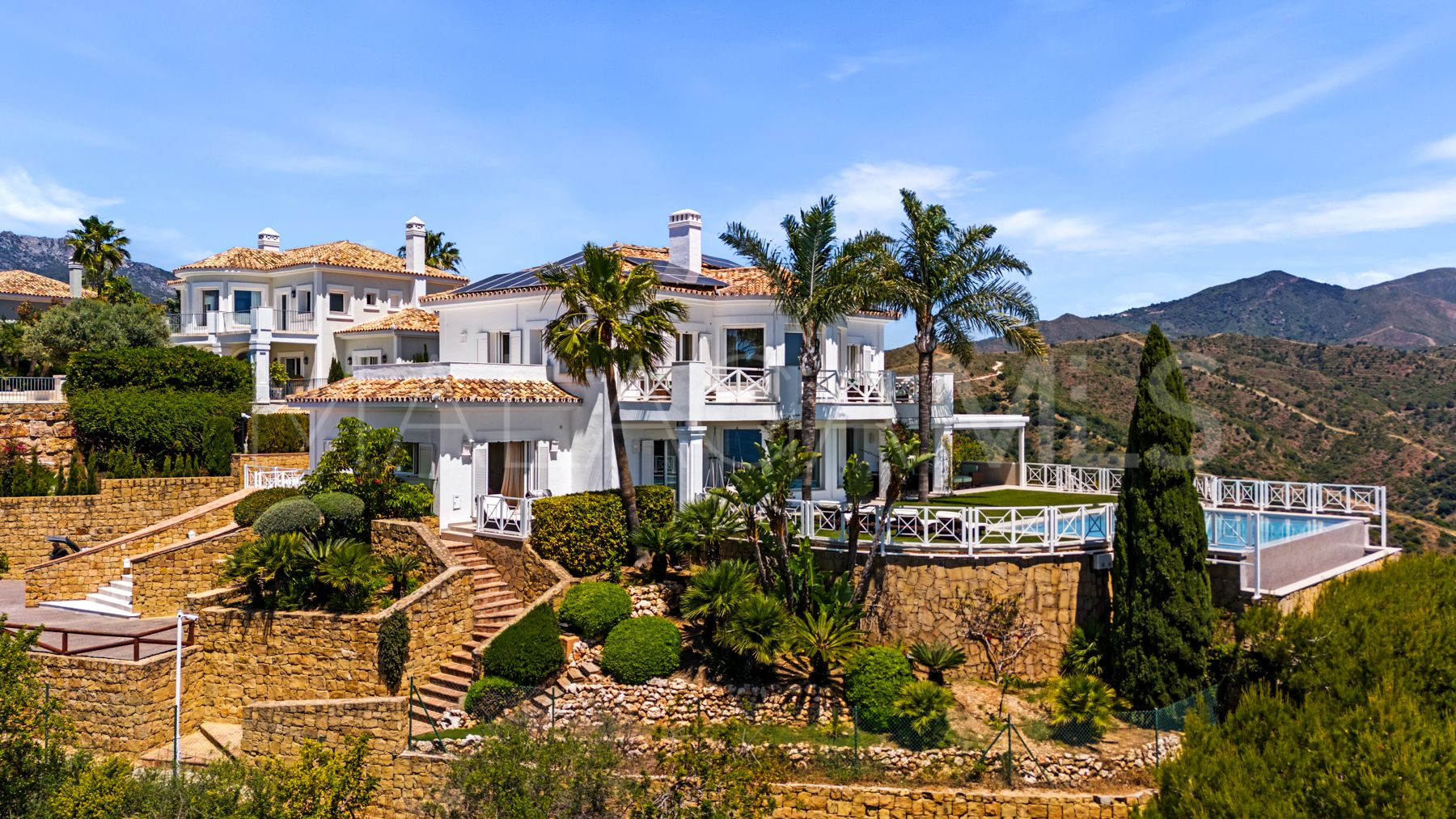 Villa for sale in Los Altos de los Monteros