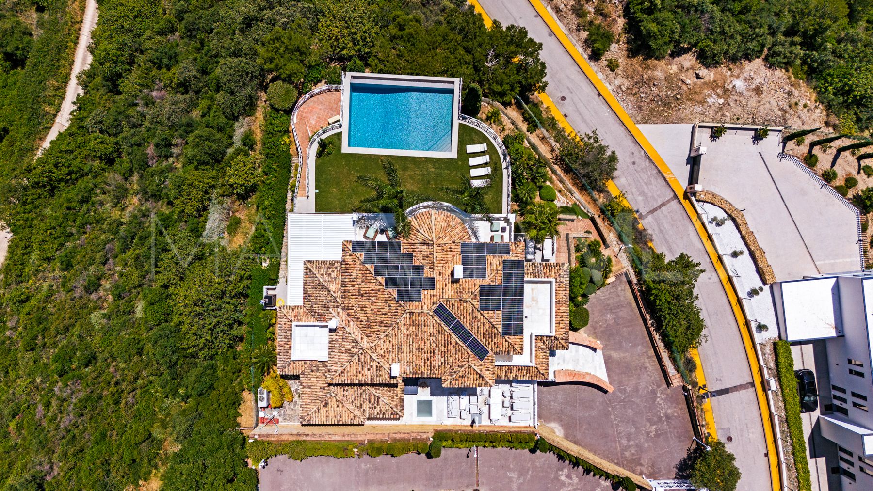 Villa for sale in Los Altos de los Monteros