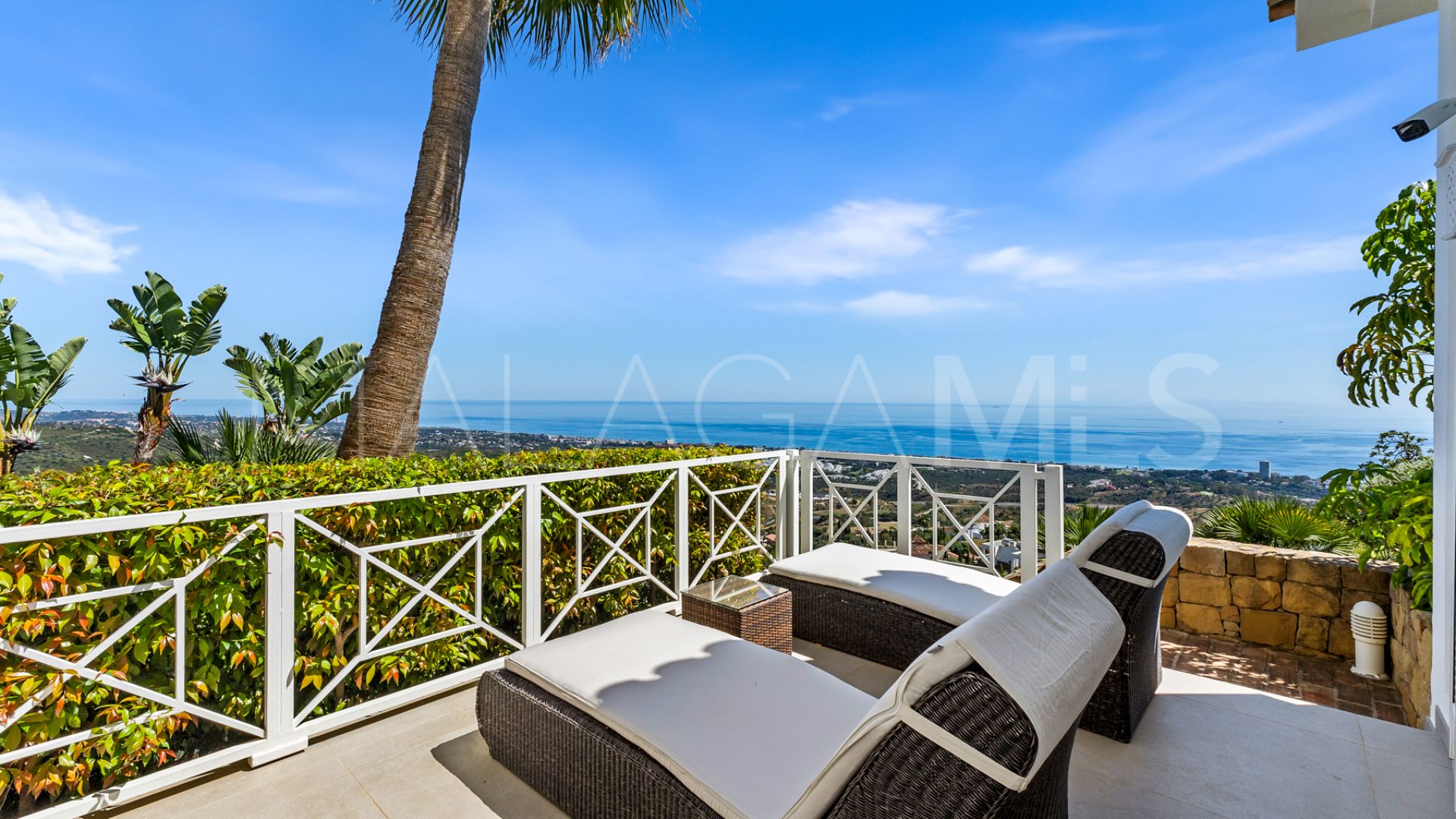 Villa for sale in Los Altos de los Monteros