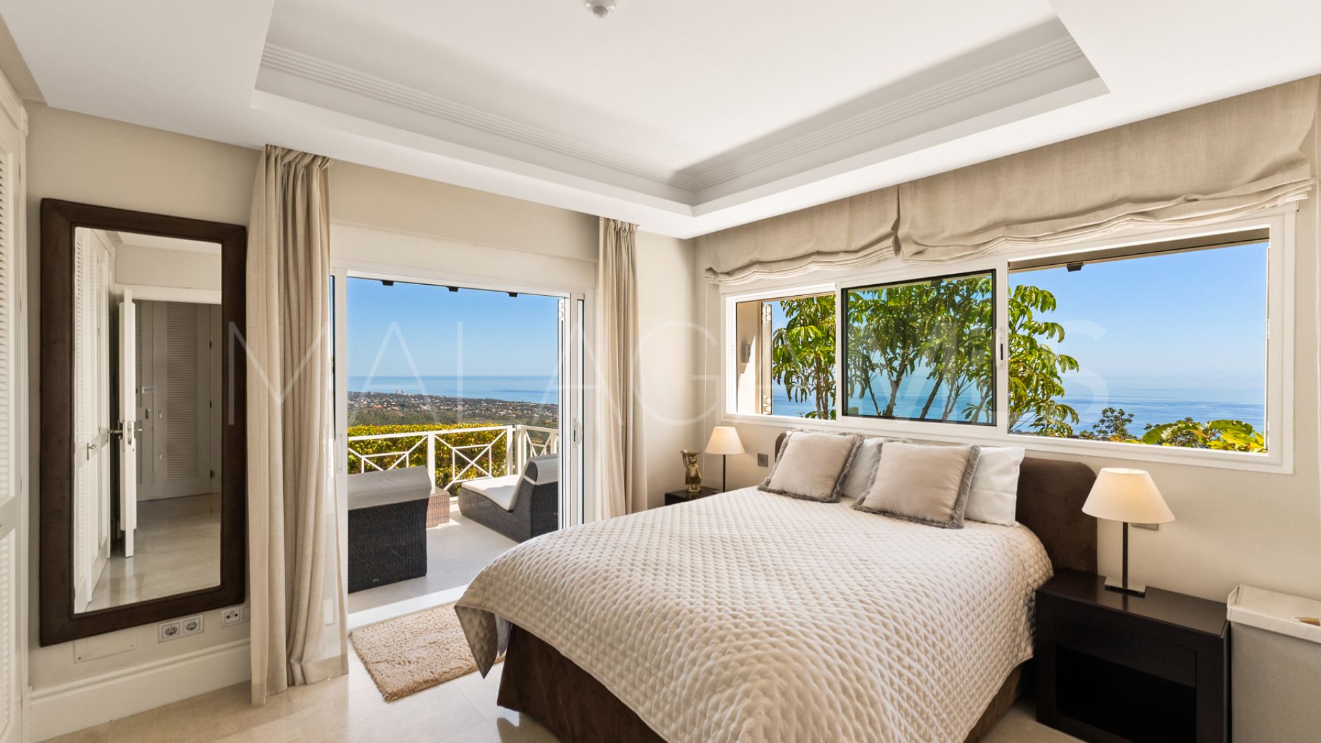 Villa for sale in Los Altos de los Monteros