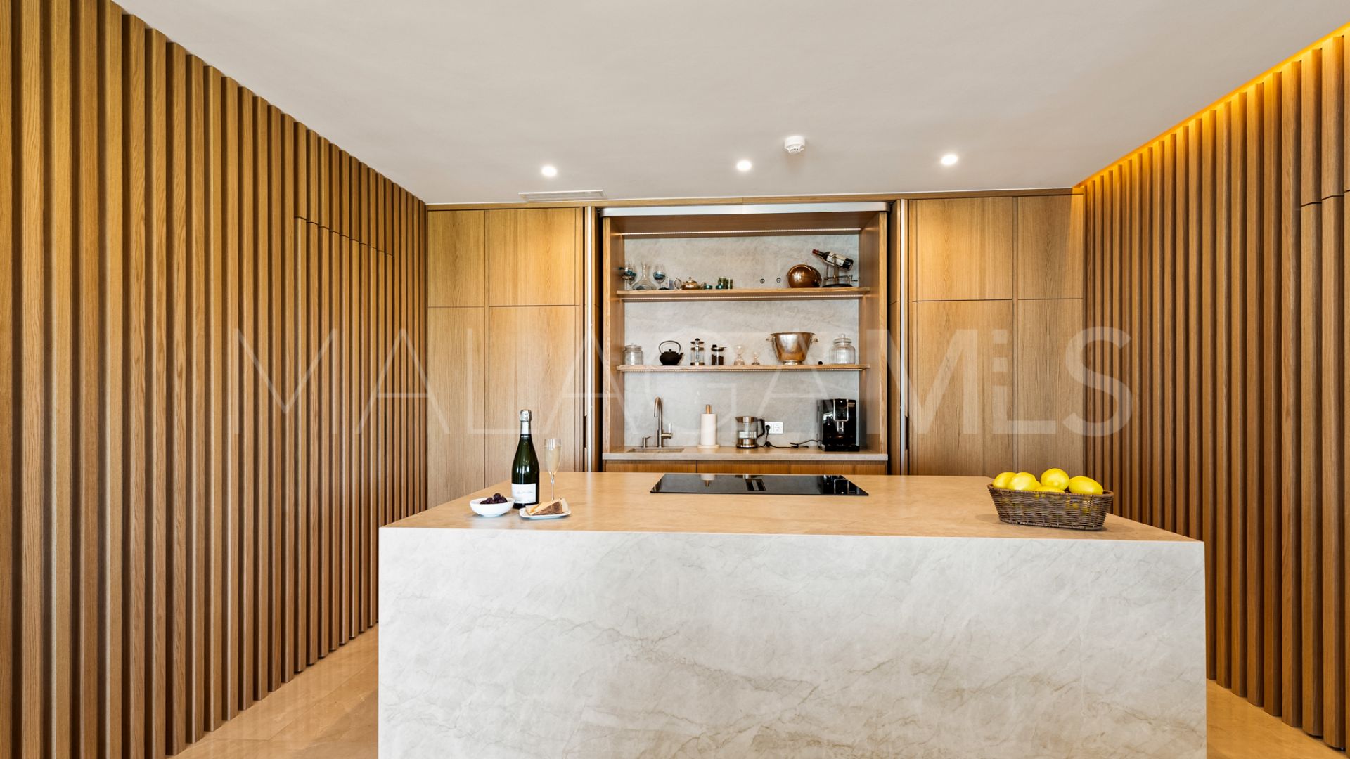 Villa for sale in Los Altos de los Monteros