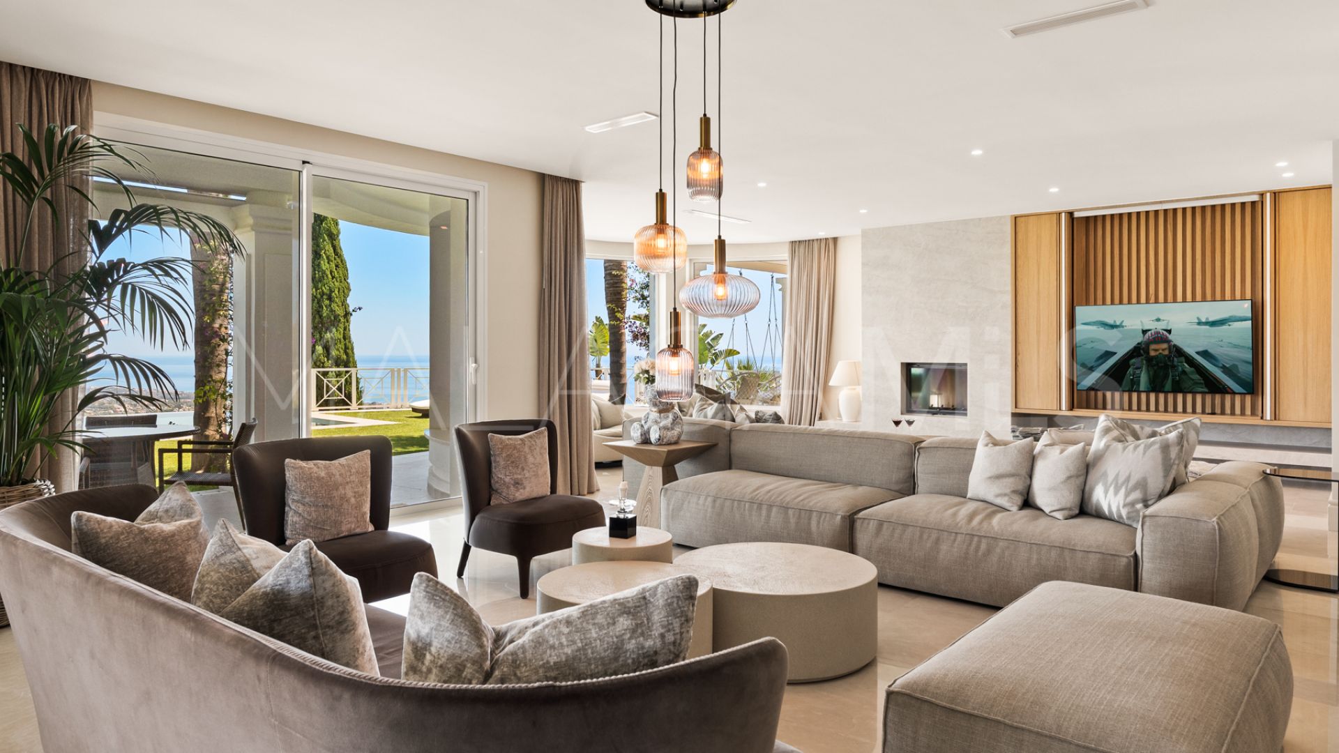 Villa for sale in Los Altos de los Monteros