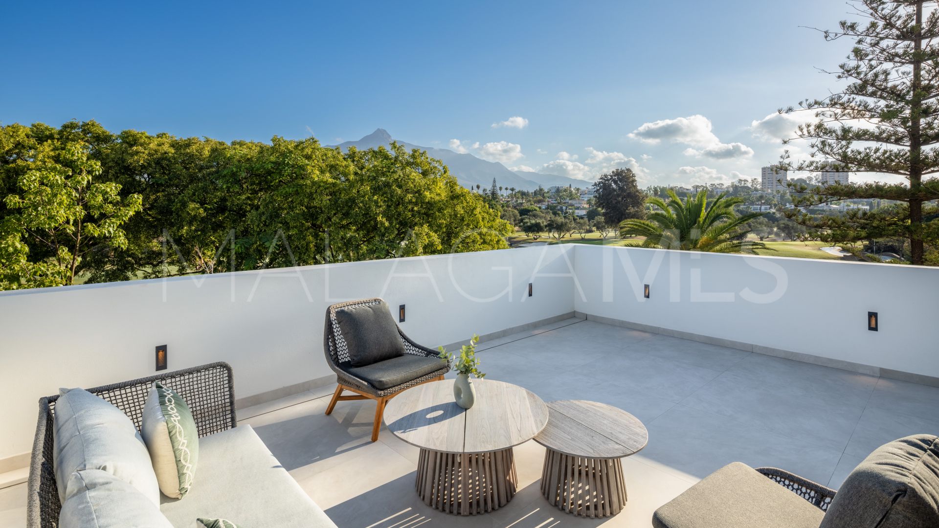 For sale villa in Las Brisas del Golf with 5 bedrooms