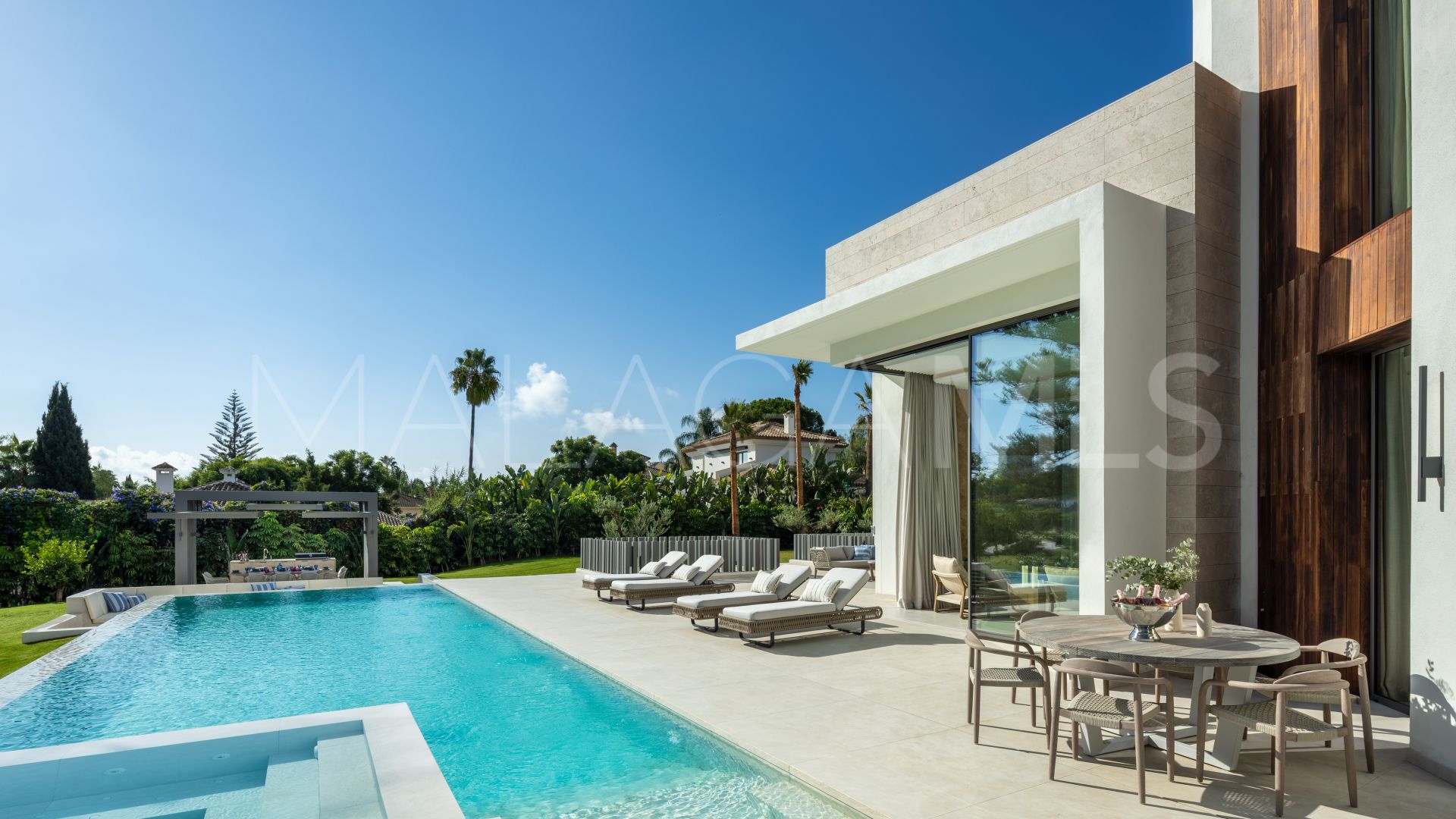 For sale villa in Las Brisas del Golf with 5 bedrooms