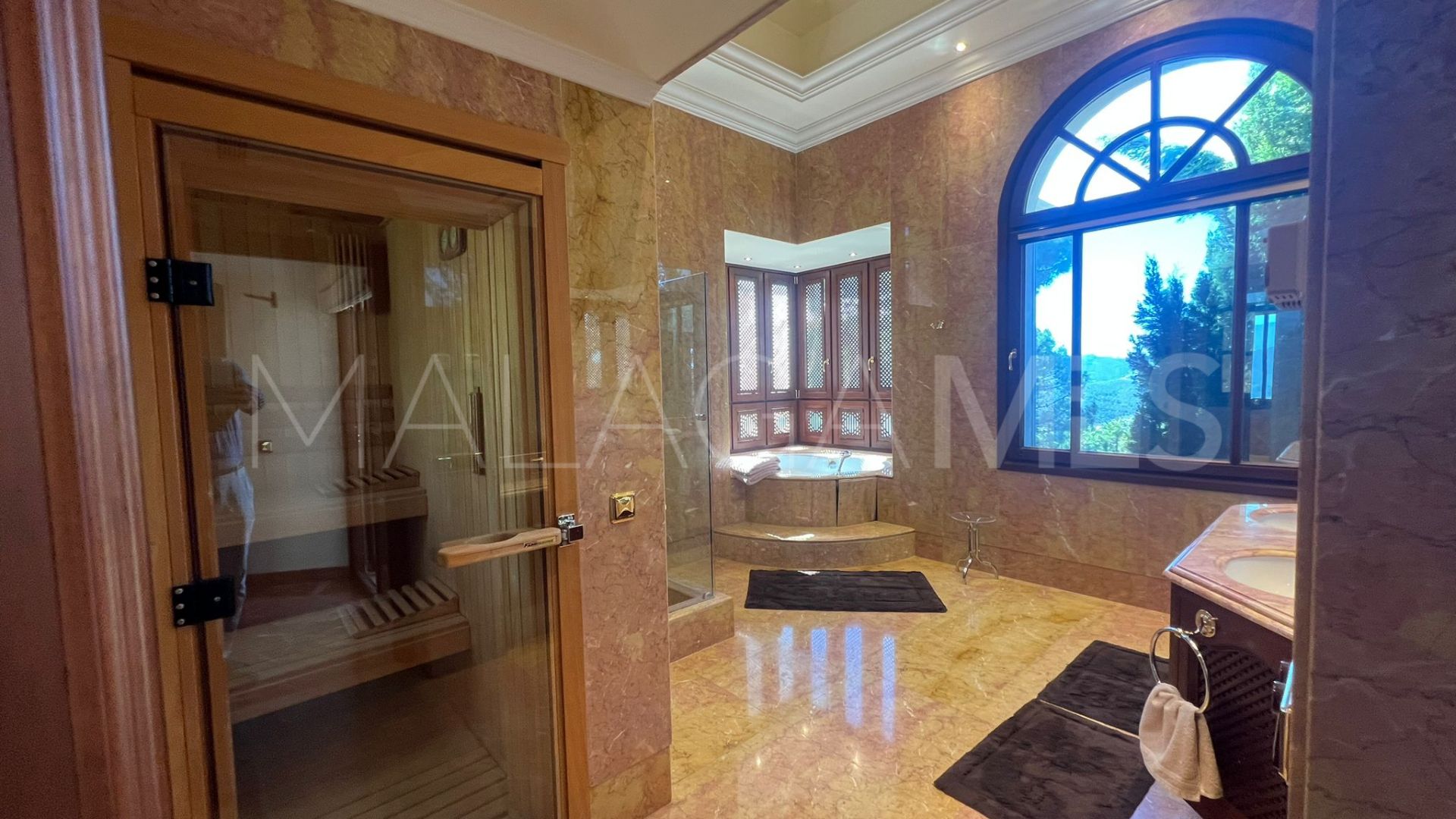 Villa for sale in La Zagaleta