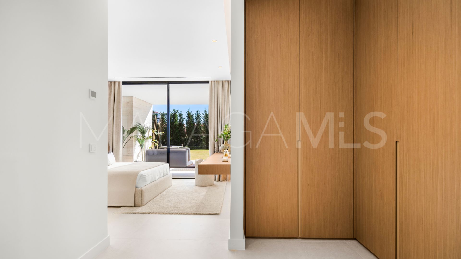 For sale villa in Los Monteros Playa with 6 bedrooms