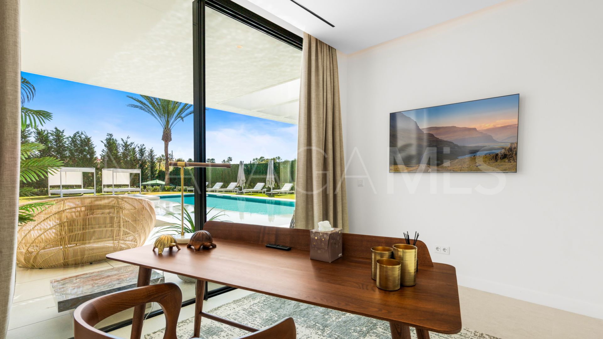 For sale villa in Los Monteros Playa with 6 bedrooms