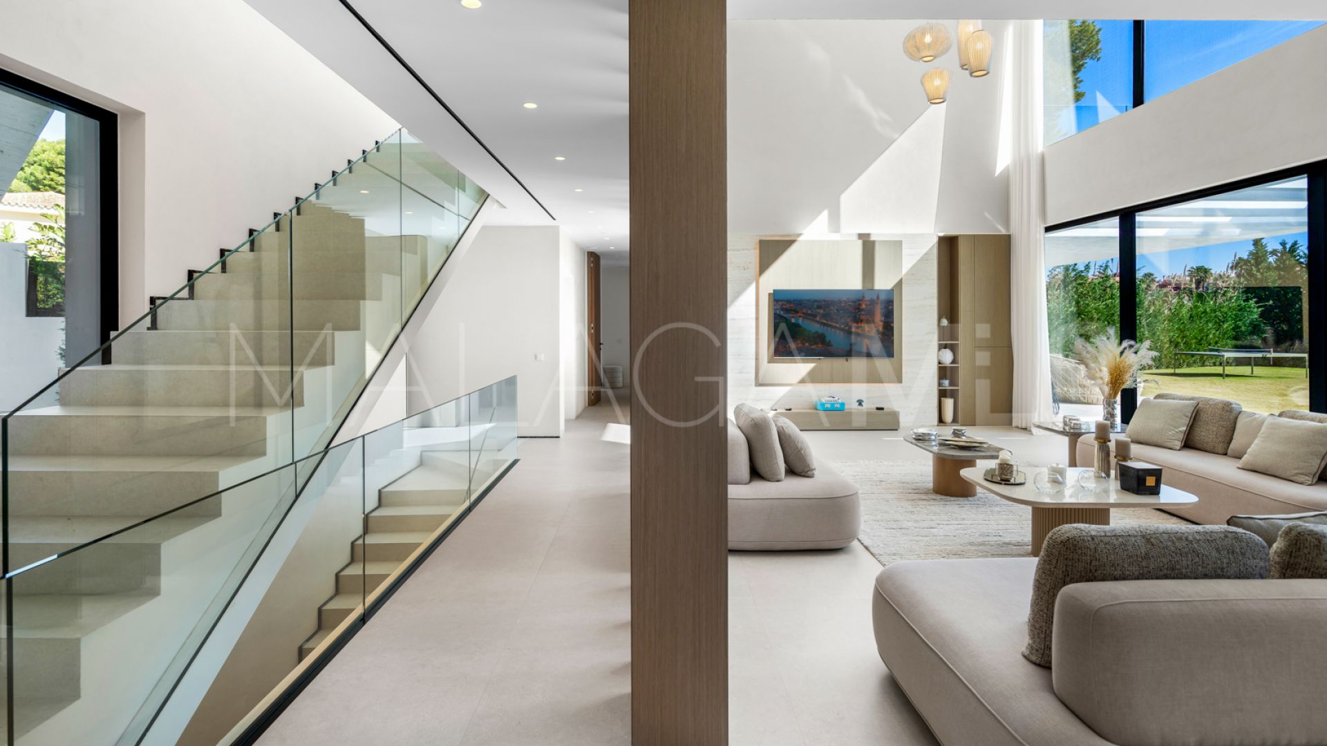 For sale villa in Los Monteros Playa with 6 bedrooms