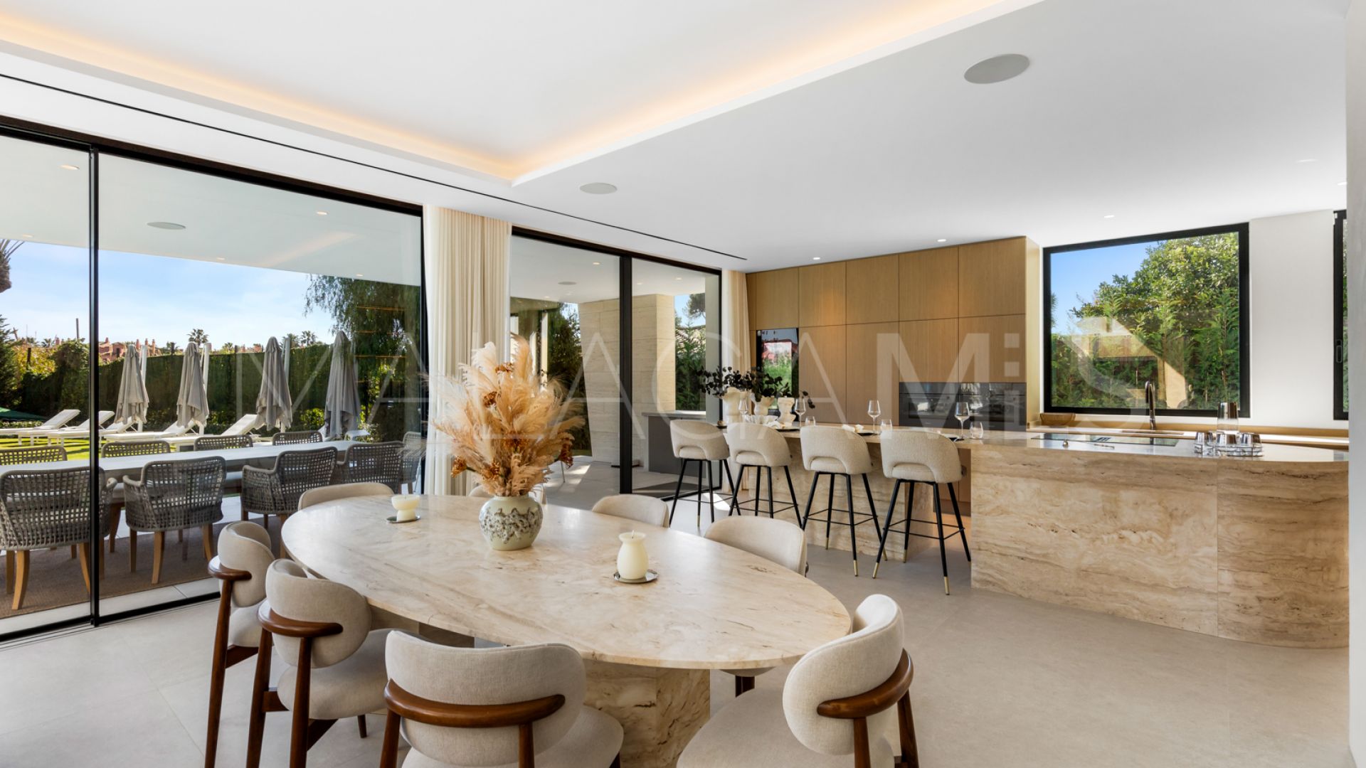 For sale villa in Los Monteros Playa with 6 bedrooms