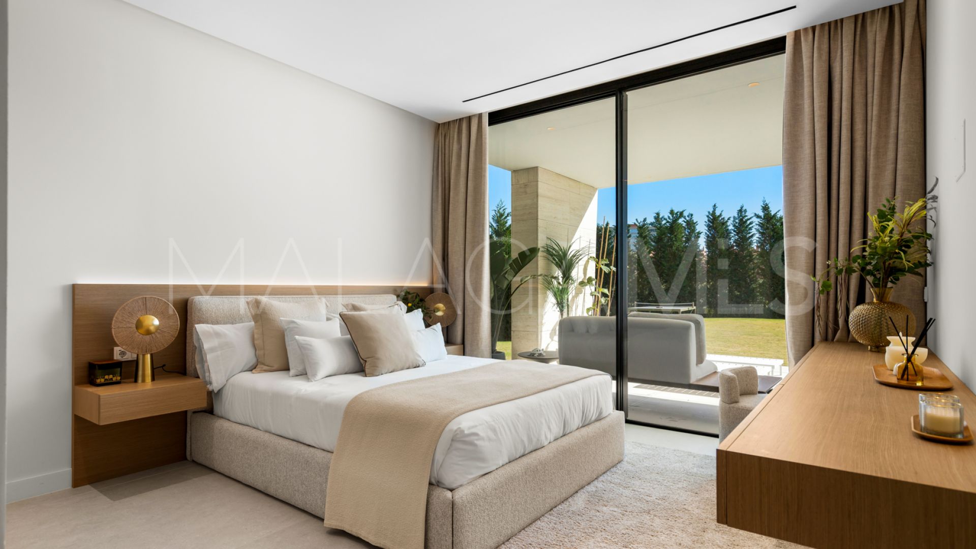 For sale villa in Los Monteros Playa with 6 bedrooms