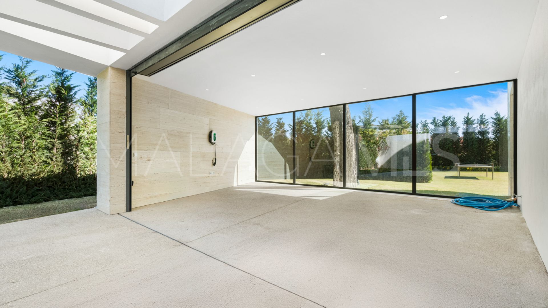 For sale villa in Los Monteros Playa with 6 bedrooms