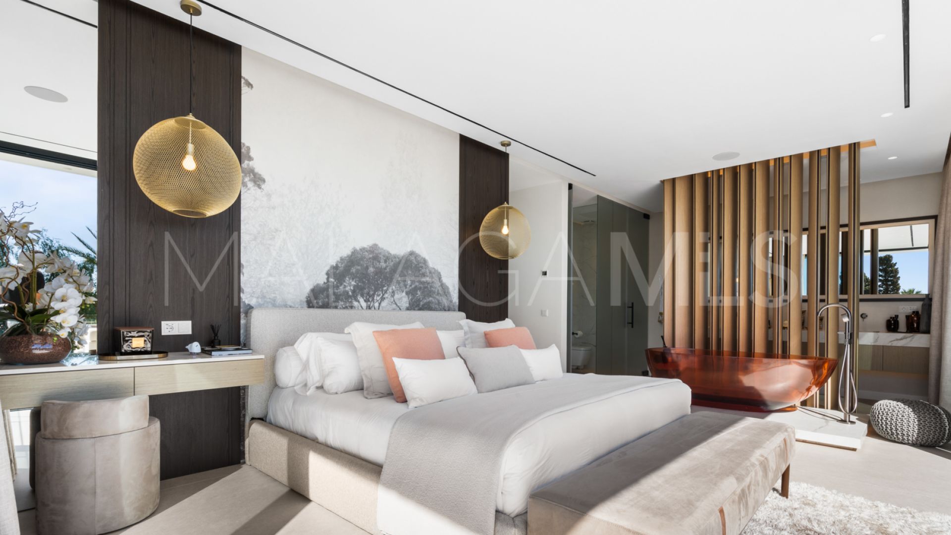 For sale villa in Los Monteros Playa with 6 bedrooms