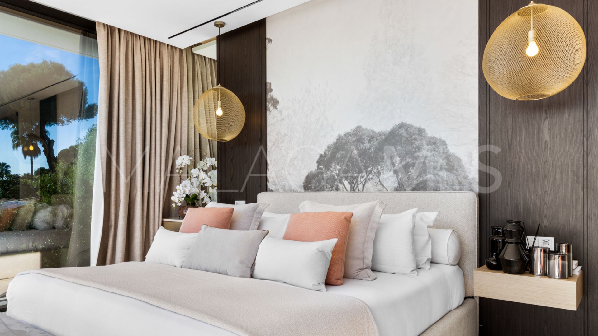 For sale villa in Los Monteros Playa with 6 bedrooms