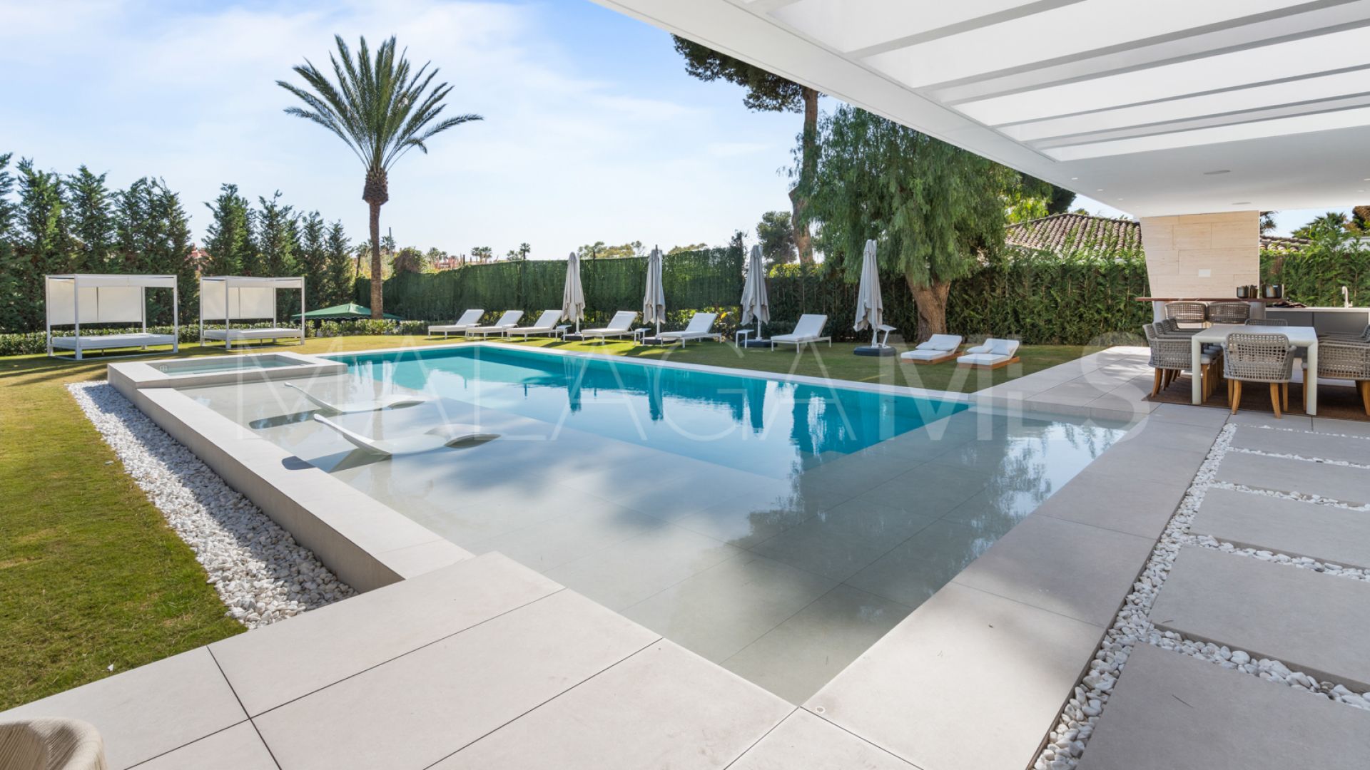 For sale villa in Los Monteros Playa with 6 bedrooms