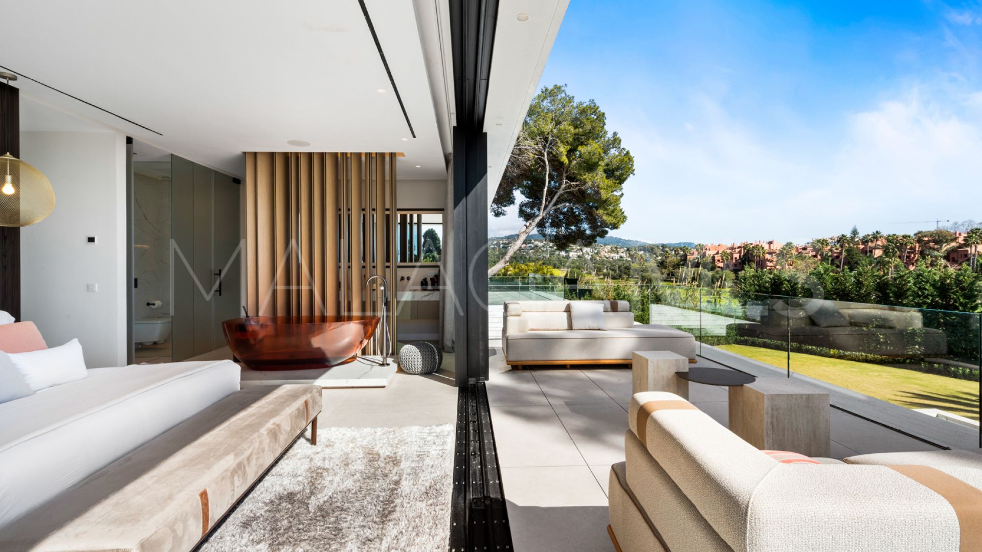 For sale villa in Los Monteros Playa with 6 bedrooms