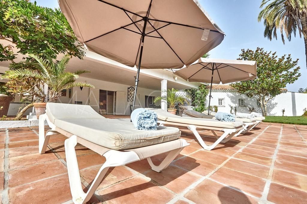 For sale 4 bedrooms villa in Casasola