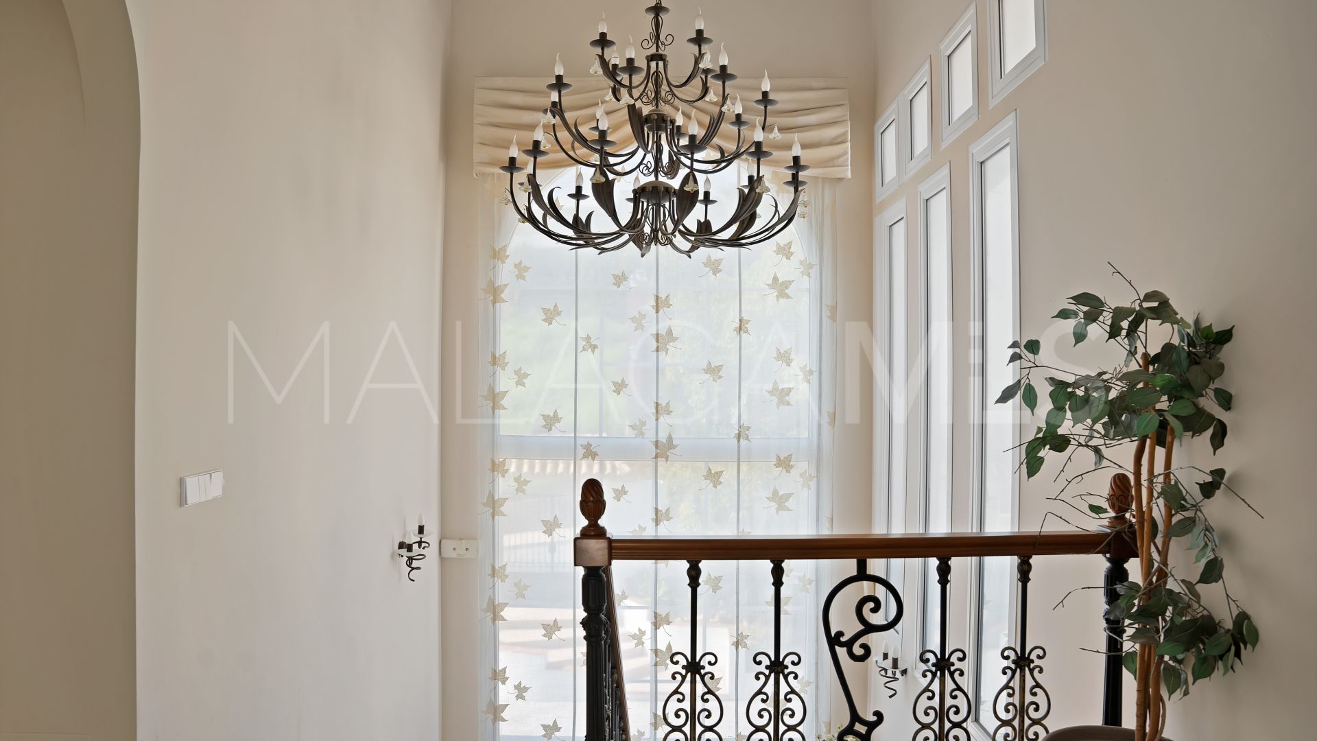 Villa with 7 bedrooms for sale in Nueva Andalucia