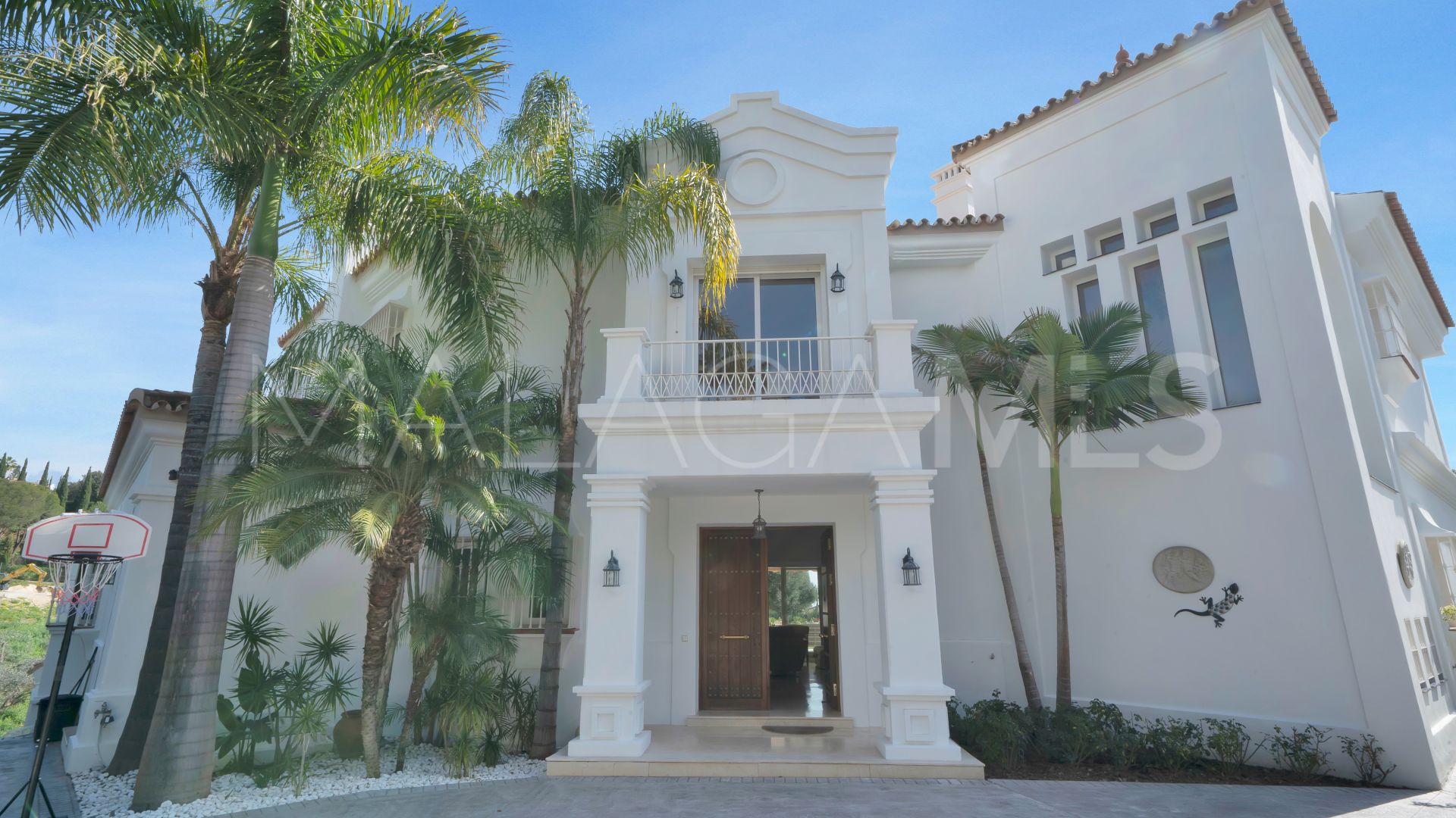 Villa with 7 bedrooms for sale in Nueva Andalucia