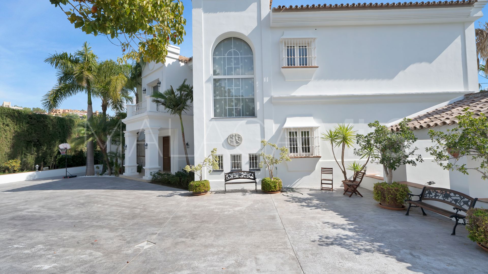 Villa with 7 bedrooms for sale in Nueva Andalucia