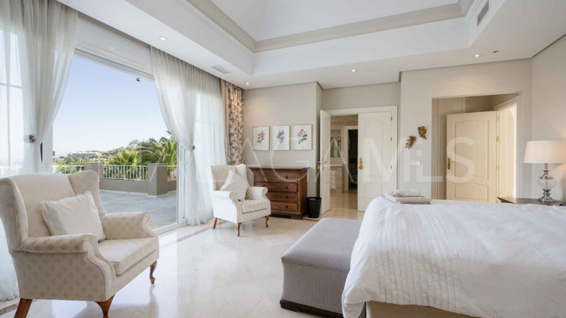 Villa with 7 bedrooms for sale in Nueva Andalucia