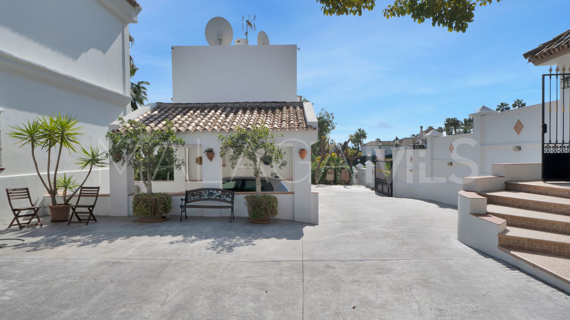 Villa with 7 bedrooms for sale in Nueva Andalucia