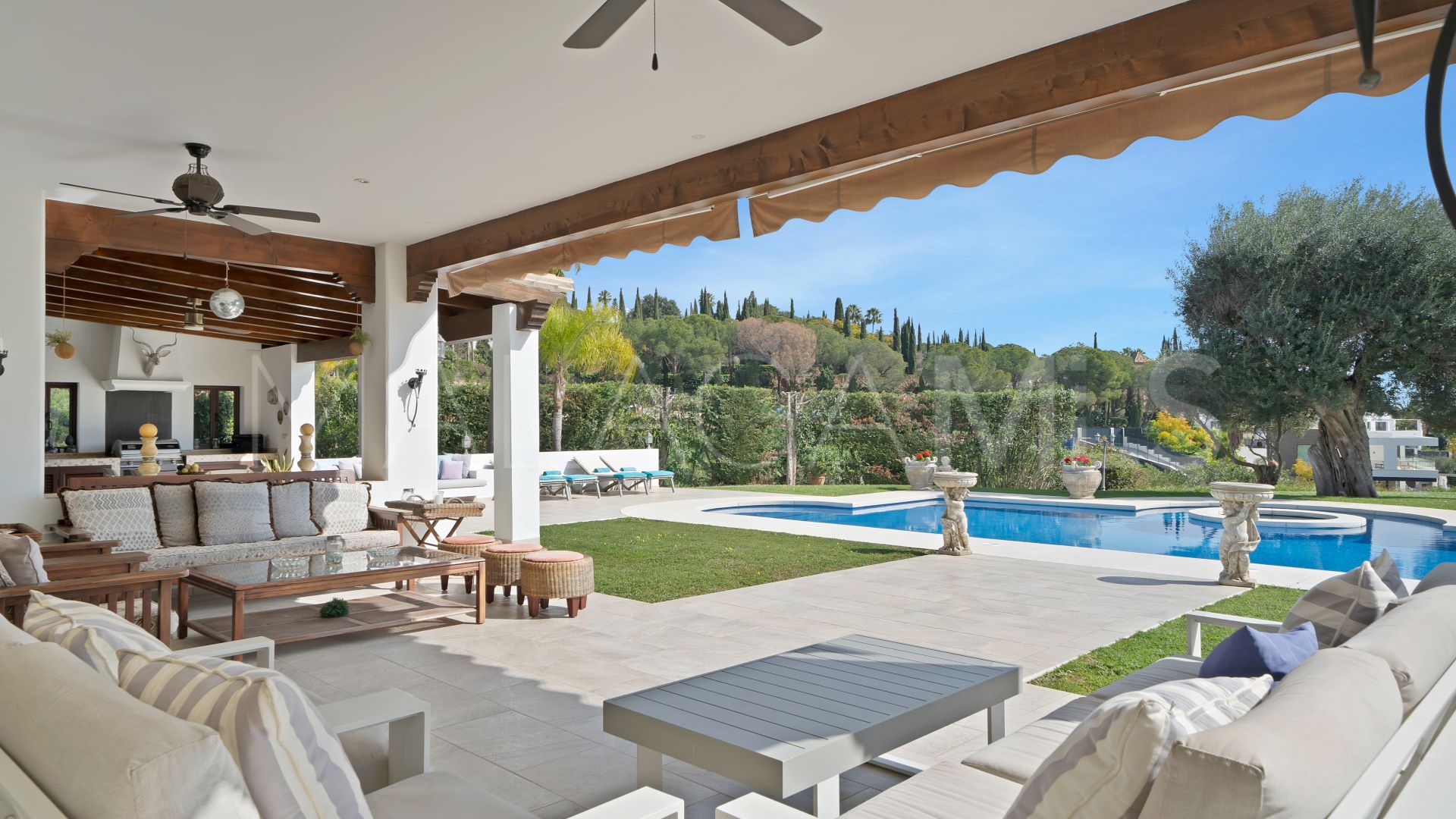 Villa with 7 bedrooms for sale in Nueva Andalucia