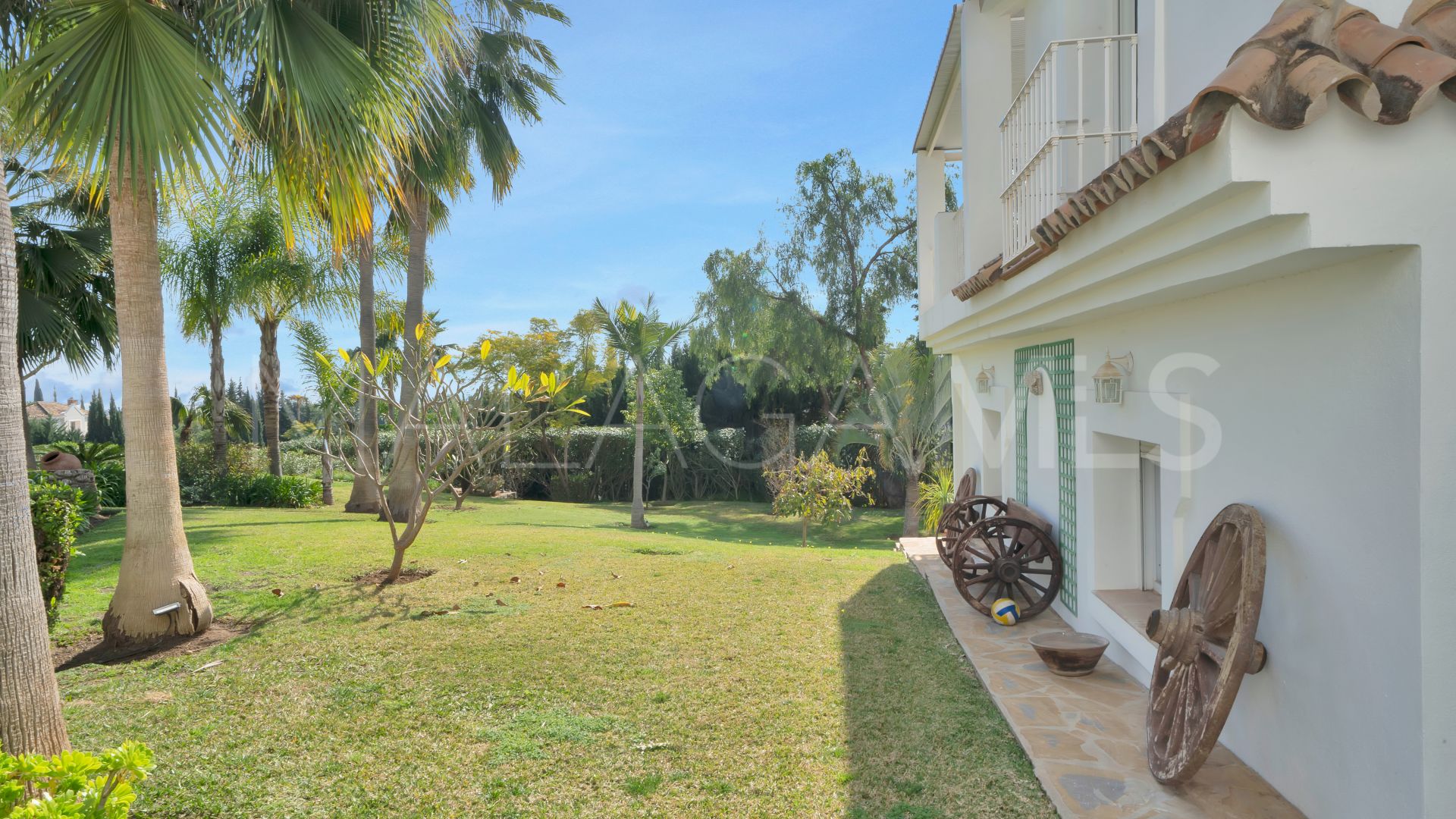Villa with 7 bedrooms for sale in Nueva Andalucia