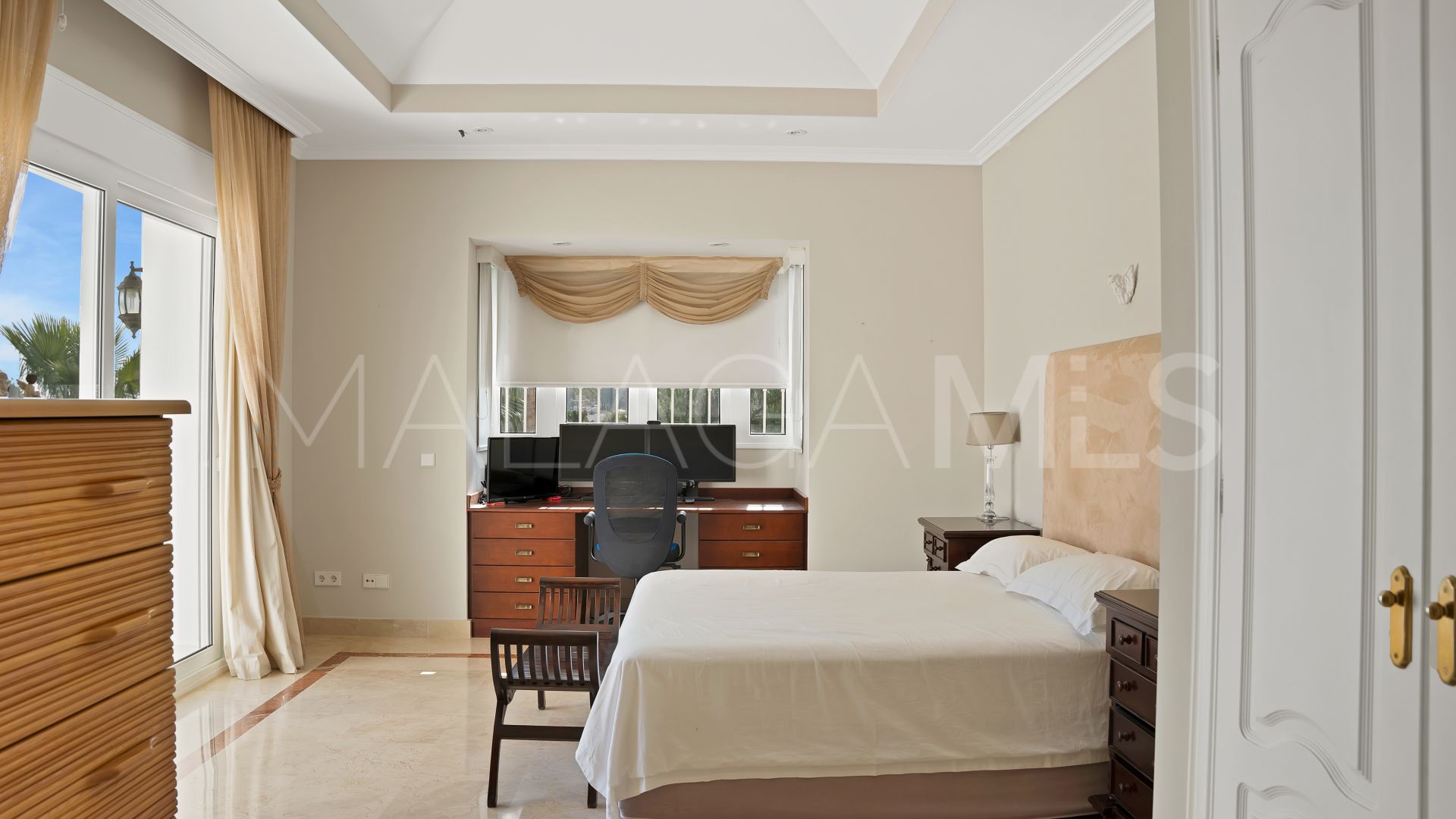 Villa with 7 bedrooms for sale in Nueva Andalucia