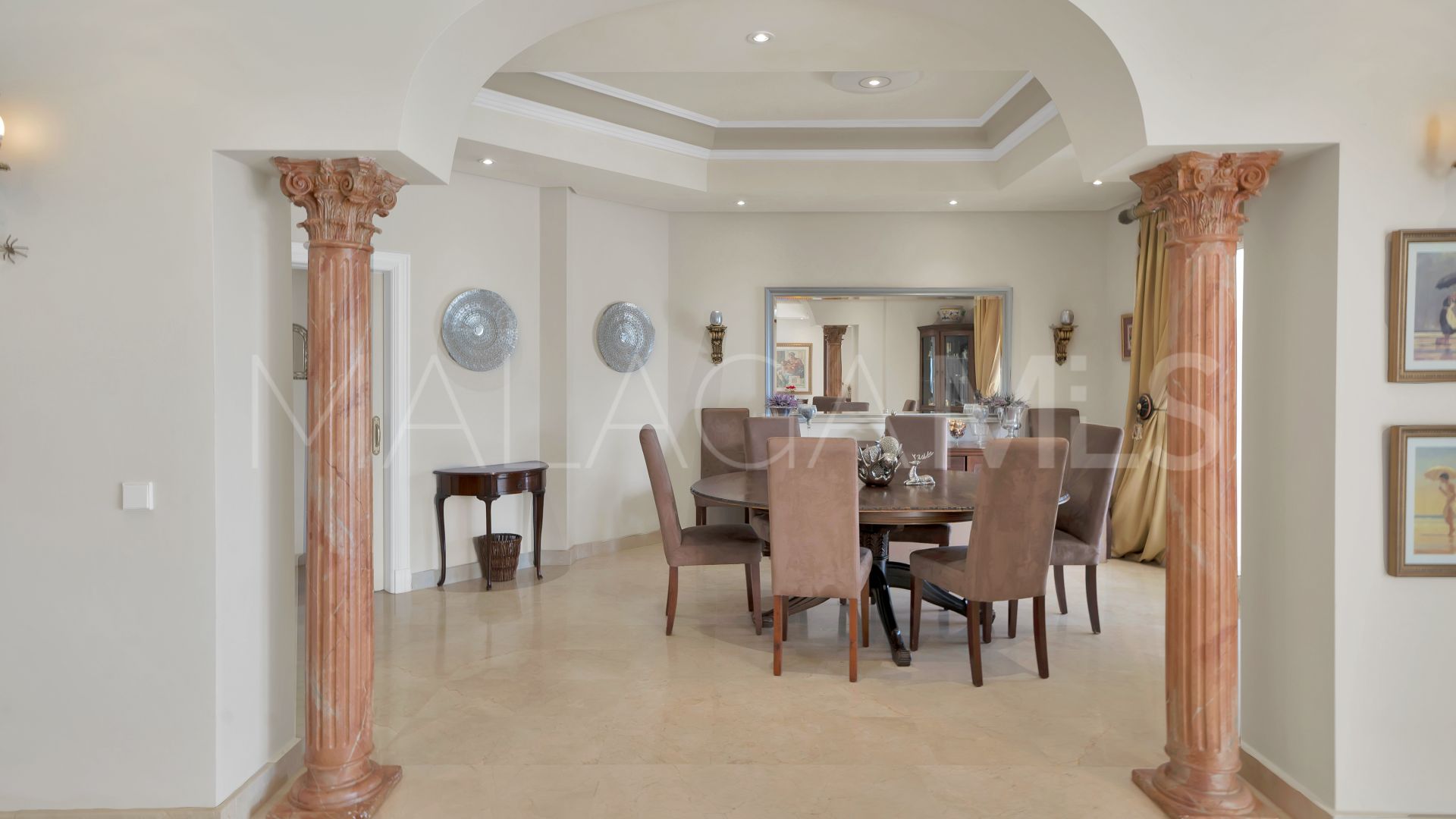 Villa with 7 bedrooms for sale in Nueva Andalucia