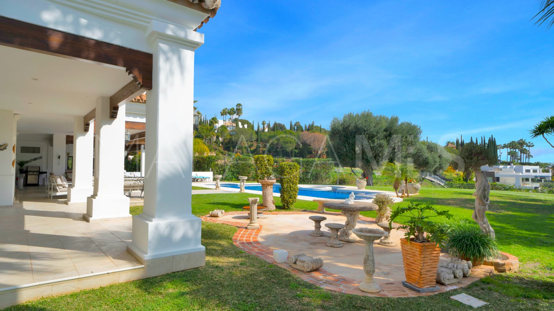 Villa with 7 bedrooms for sale in Nueva Andalucia