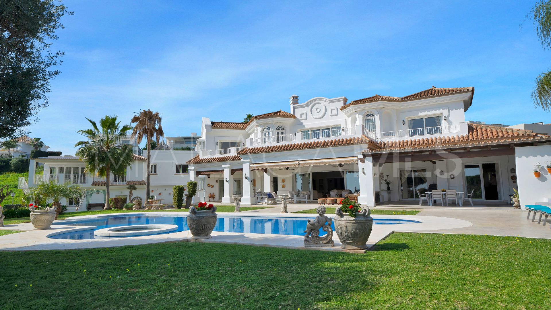 Villa with 7 bedrooms for sale in Nueva Andalucia
