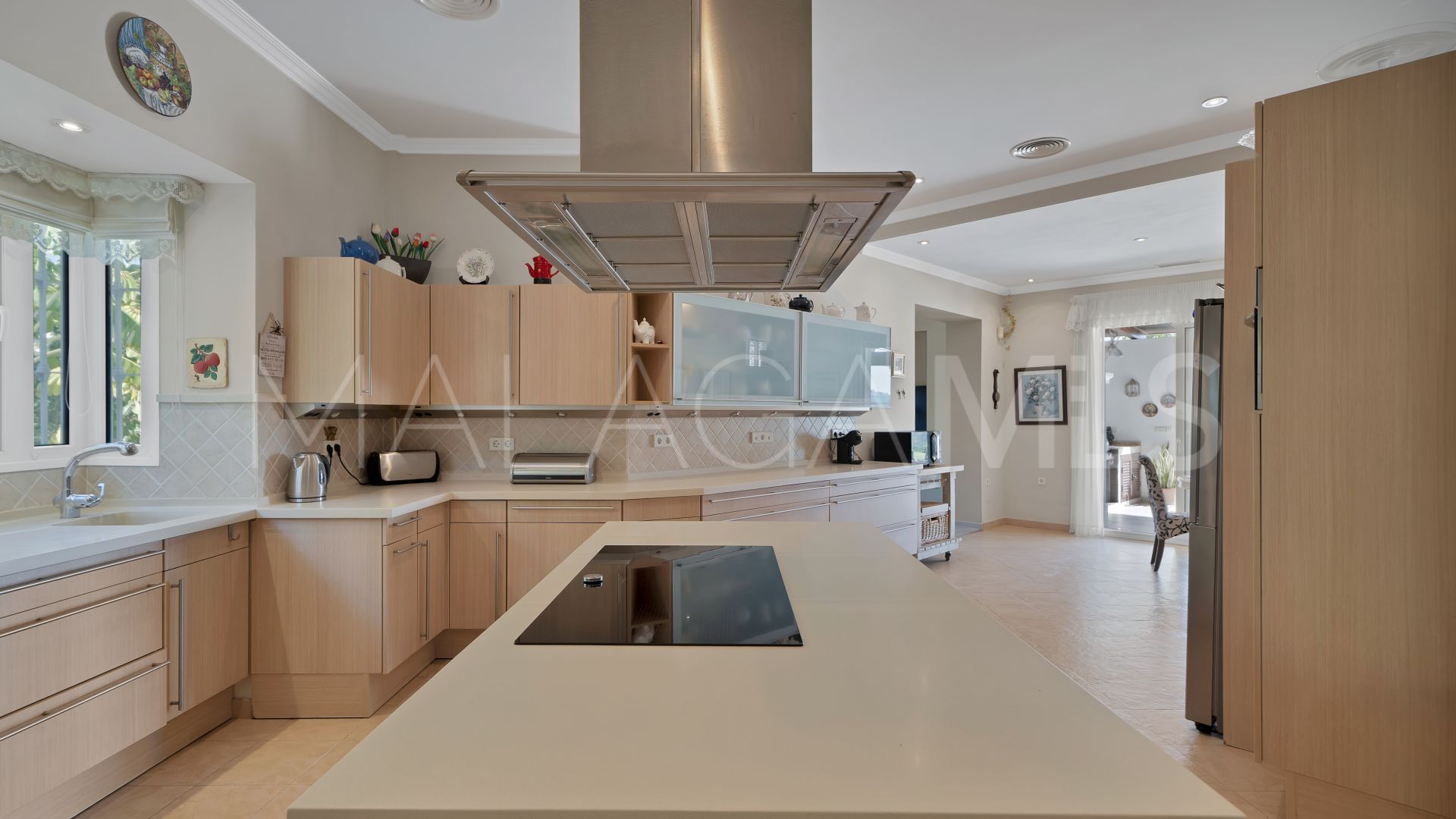 Villa with 7 bedrooms for sale in Nueva Andalucia