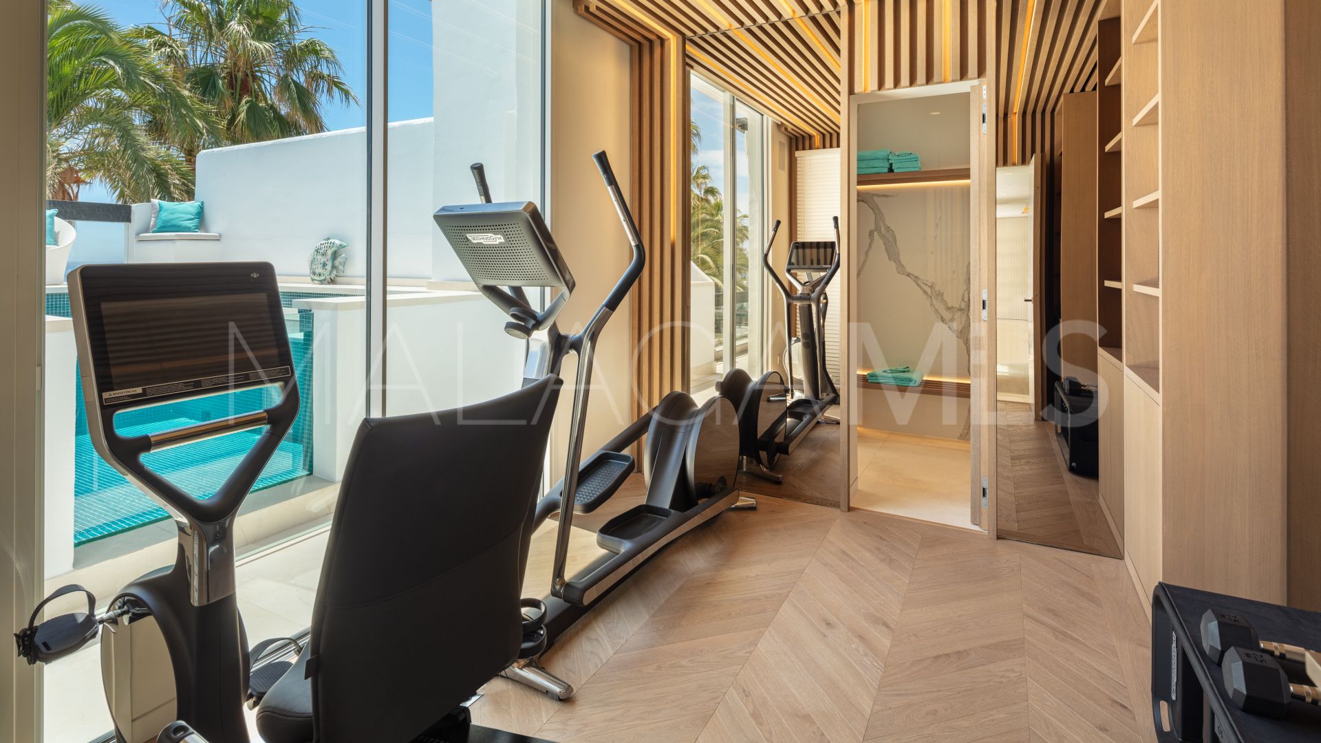 For sale Puente Romano 6 bedrooms duplex penthouse