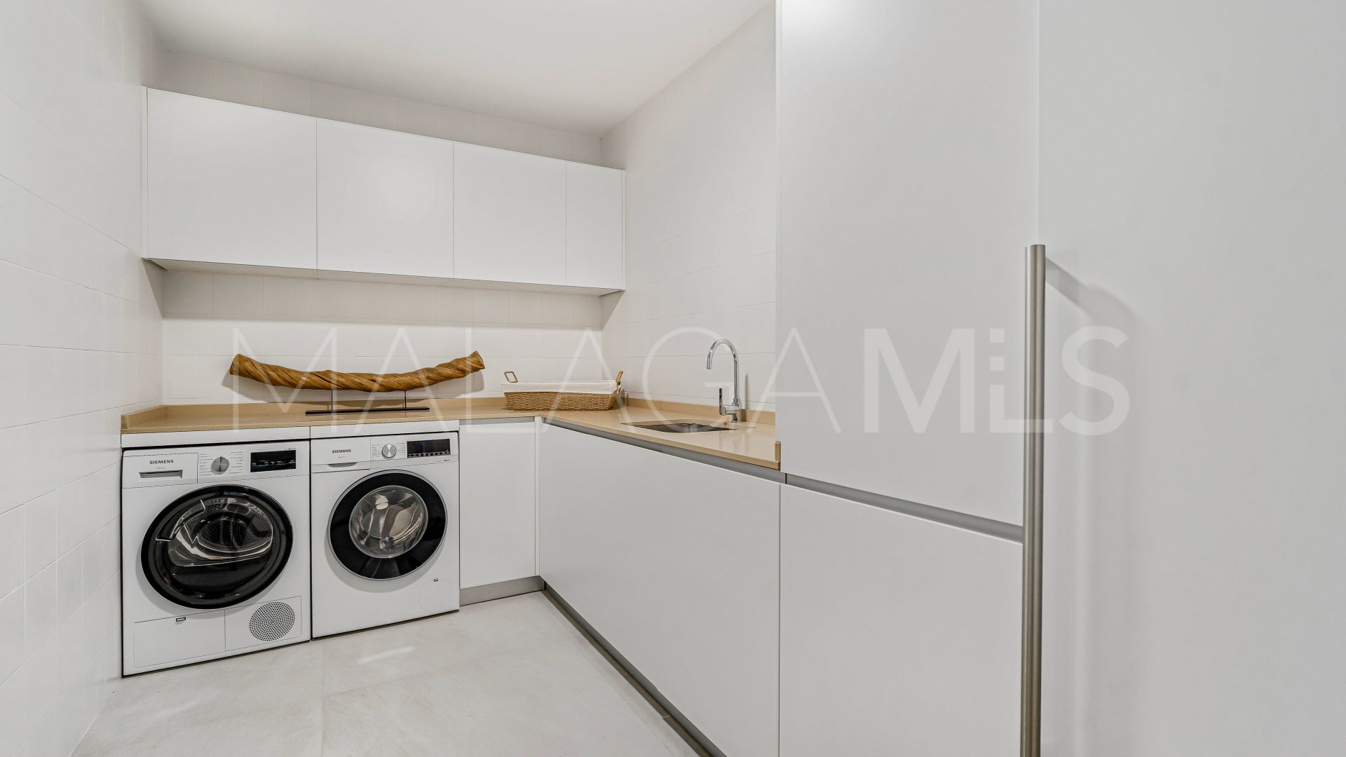 Villa for sale in Altos de Puente Romano