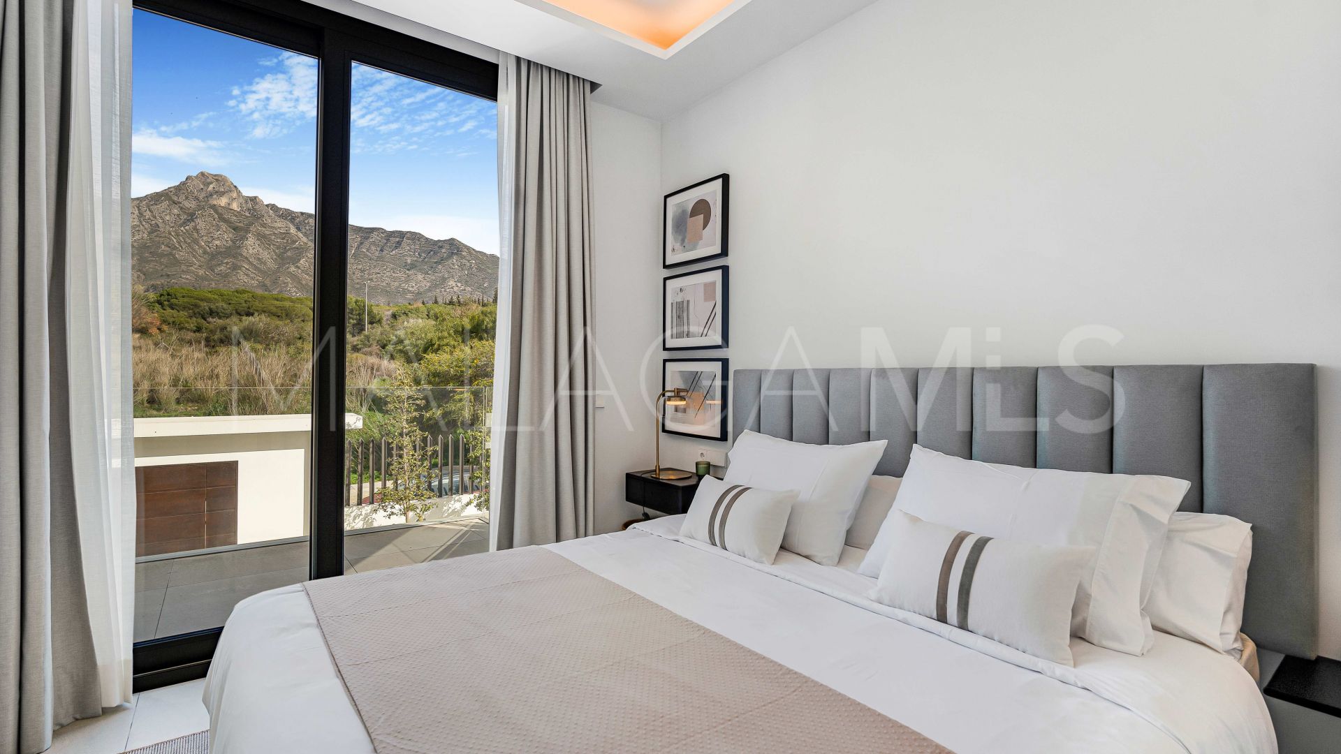 Villa for sale in Altos de Puente Romano